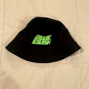 Matching bucket hat Billie elish rare!